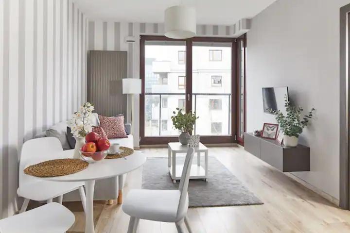 P&O Serviced Apartments Siedmiogrodzka III Varsovia Exterior foto