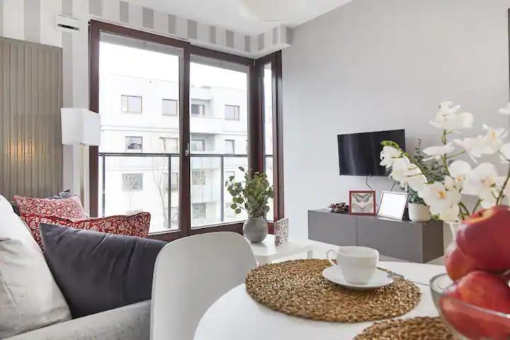 P&O Serviced Apartments Siedmiogrodzka III Varsovia Exterior foto